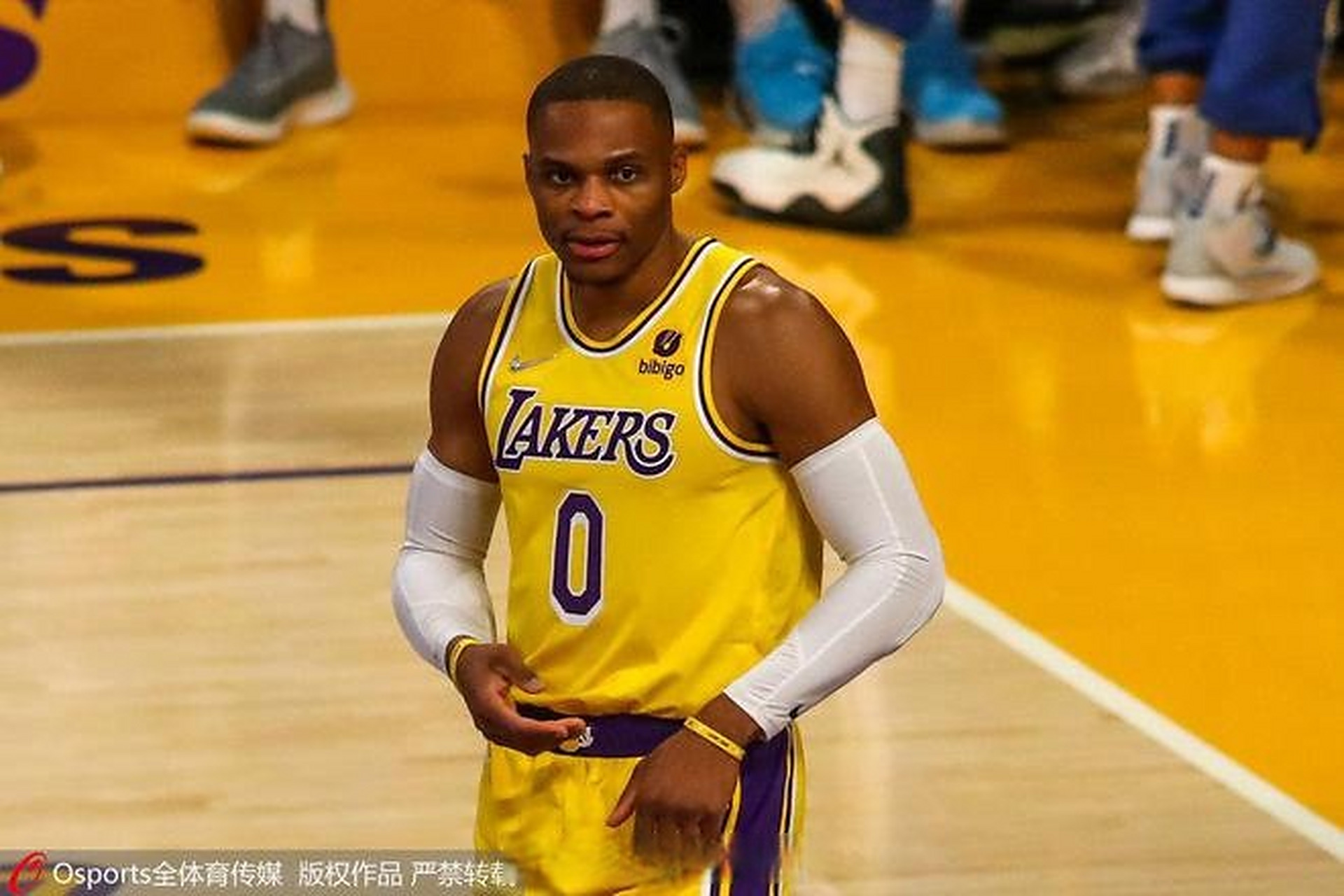 米德尔顿决定执行下赛季3330万美元的球员选项(米德尔顿nba)
